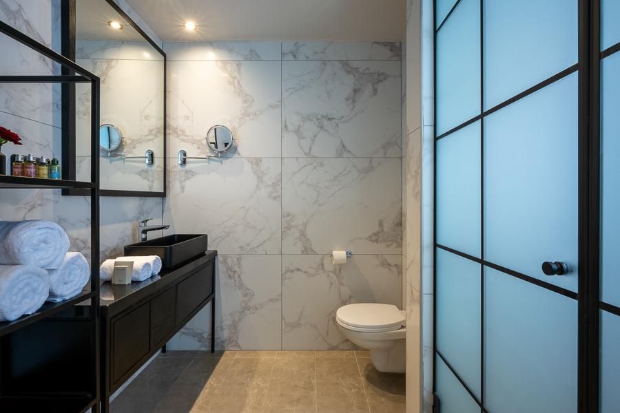 סטודיו עם מרפסת