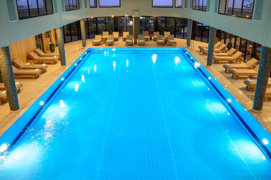 בריכת מלון כנען