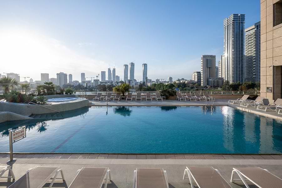 בריכת גג | לאונרדו פלאזה סיטי טאוור