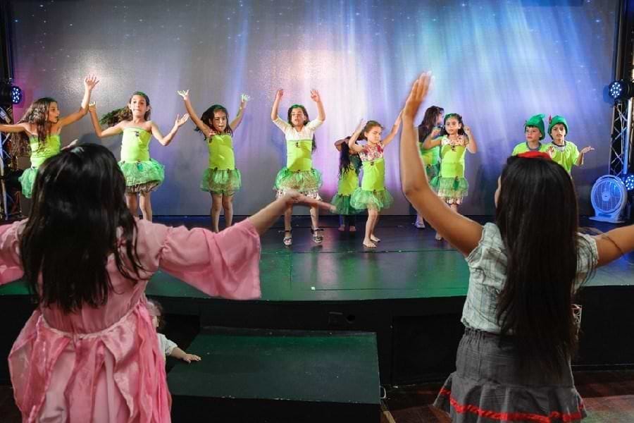 הופעות מקור של צוות הבידור