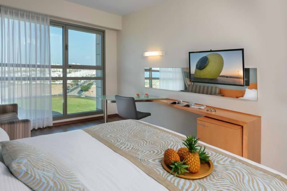 חדר אקזקיוטיב קומה גבוהה